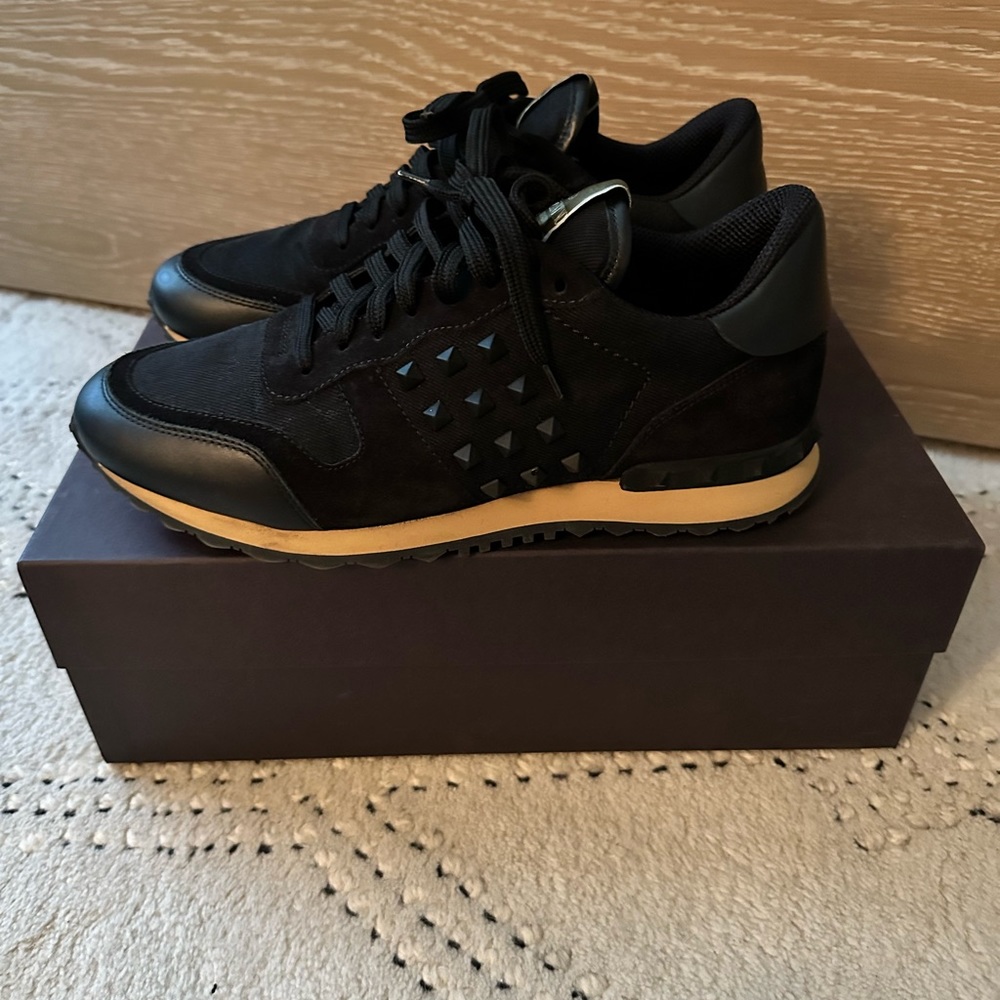 Valentino Rockstud Low Top Sneaker -Size 41 Men